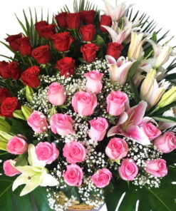 Mixed roses basket