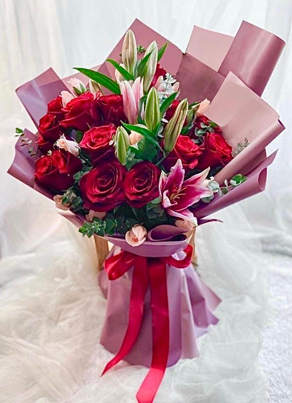 valentine flower delivery muscat